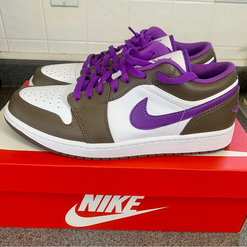 Nike Air Jordan 1 Low Palomino Purple Mocha 553558-215 Men’s 10.5 New - Picture 2 of 12